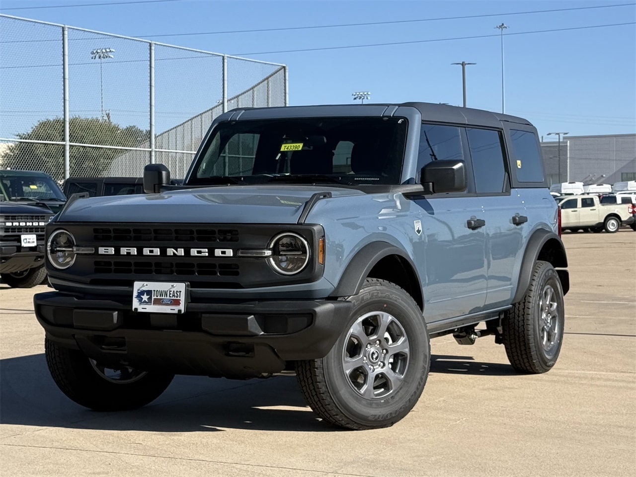 2025 Ford Bronco 4-Door Big Bend's photo