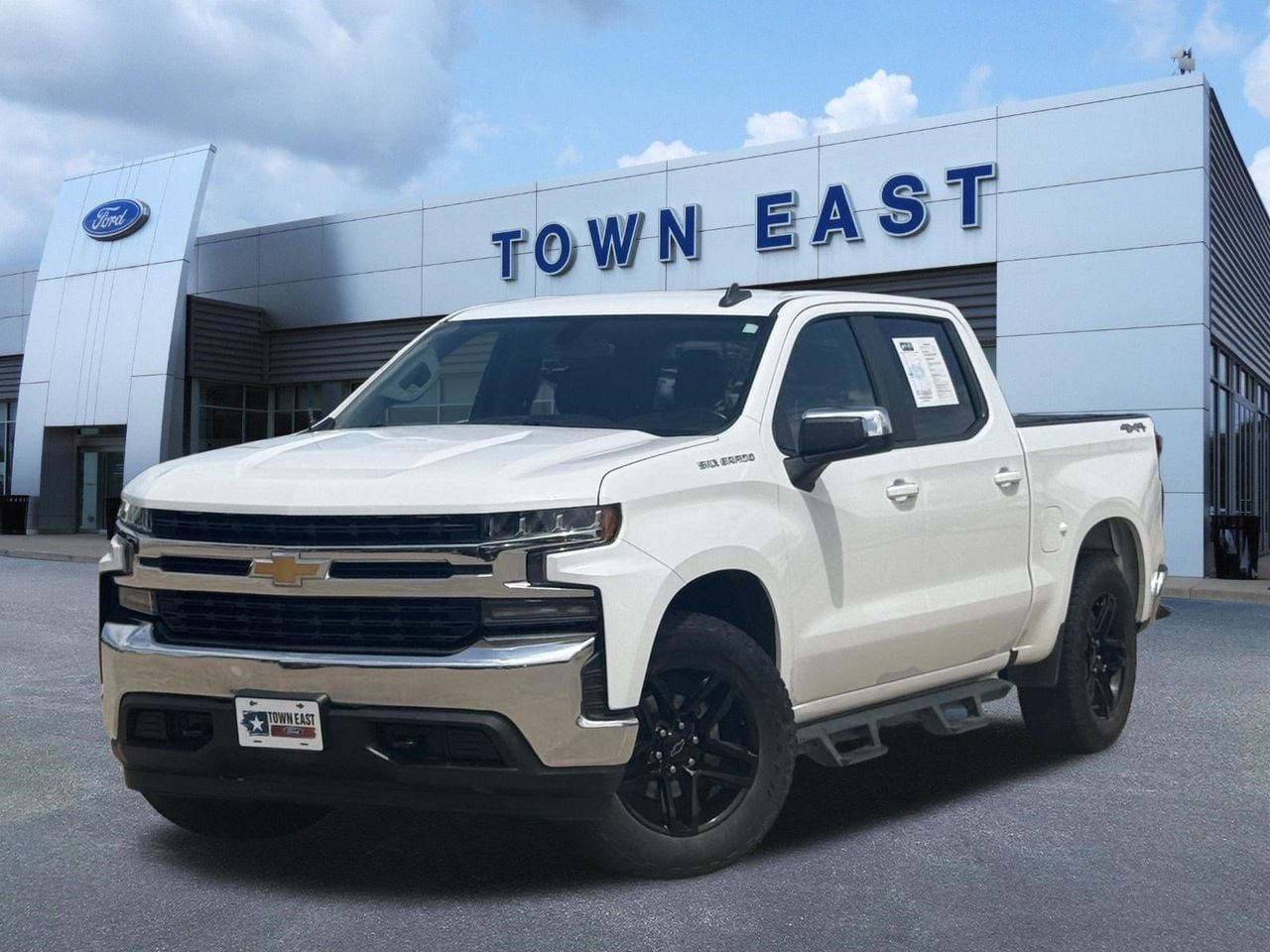 2020 Chevrolet Silverado 1500 LT 4X4 Crew Cab Short Box's photo