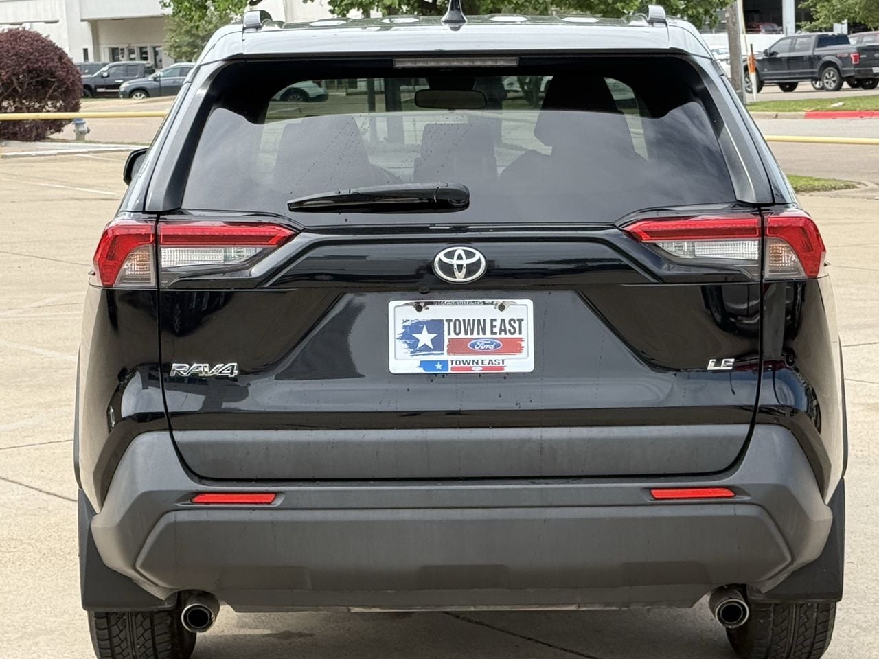 View vehicle photo 6