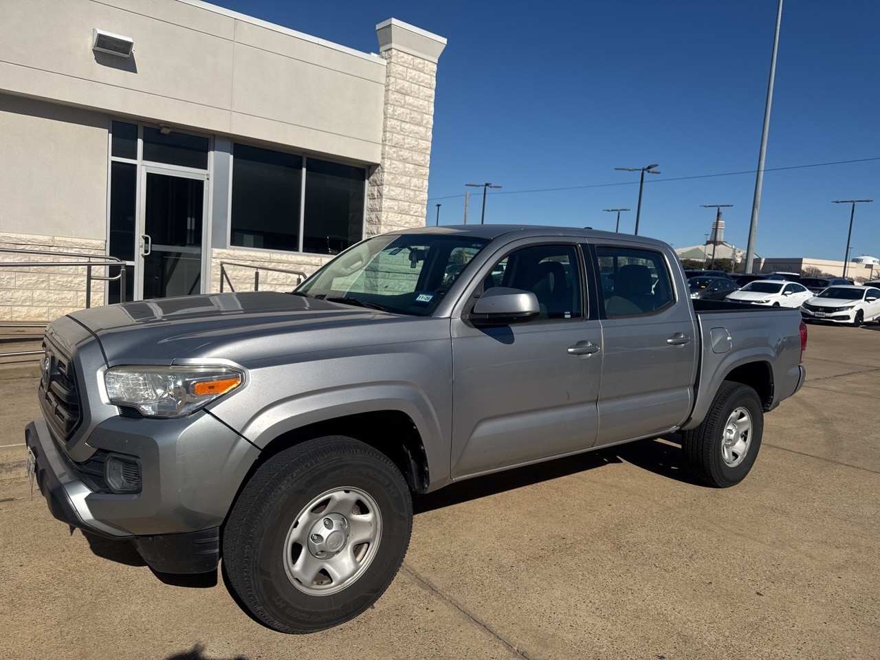 2017 Toyota Tacoma SR's photo