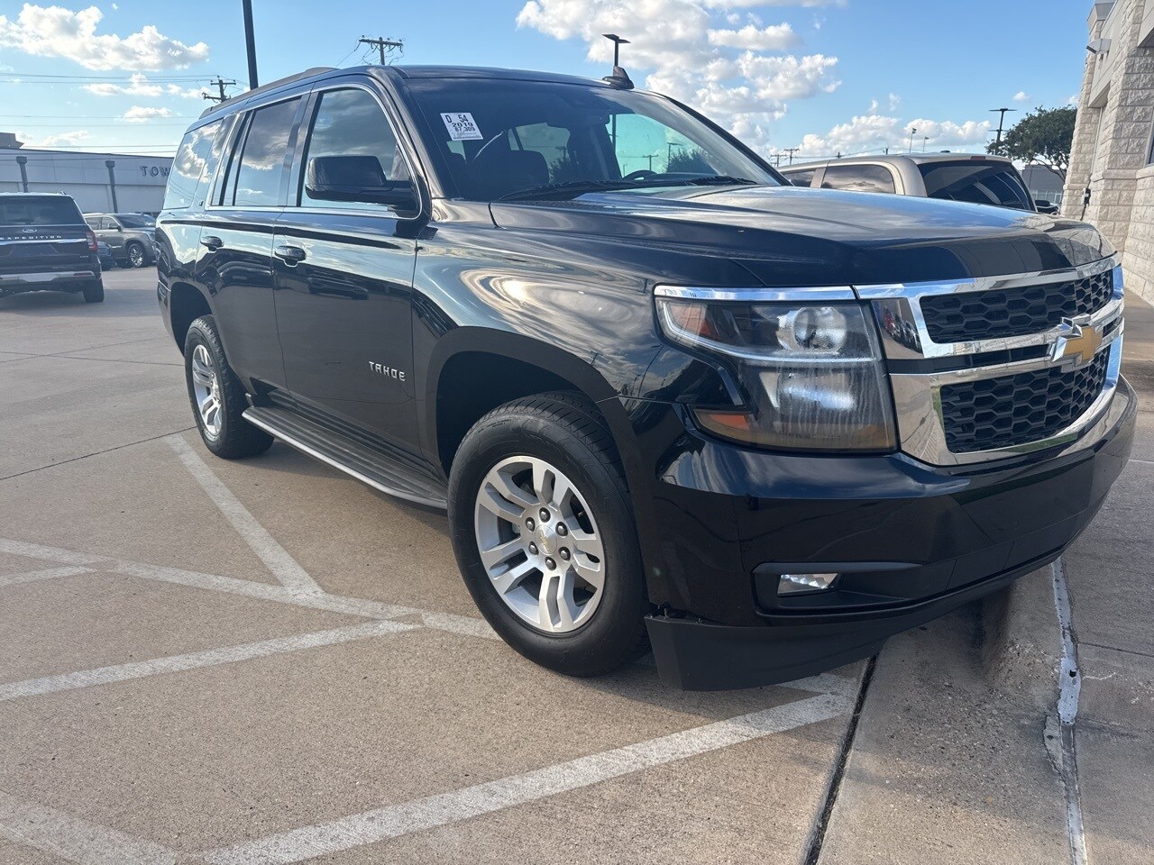 2019 Chevrolet Tahoe LT photo 3