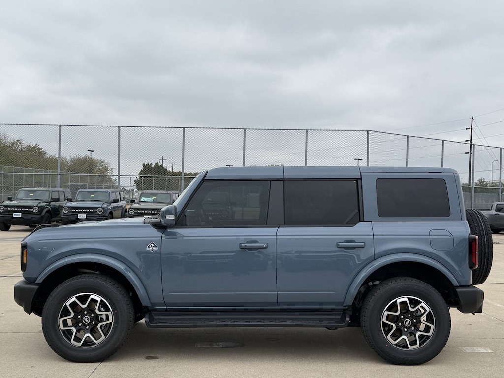 New 2025 Ford Bronco Outer Banks SUV