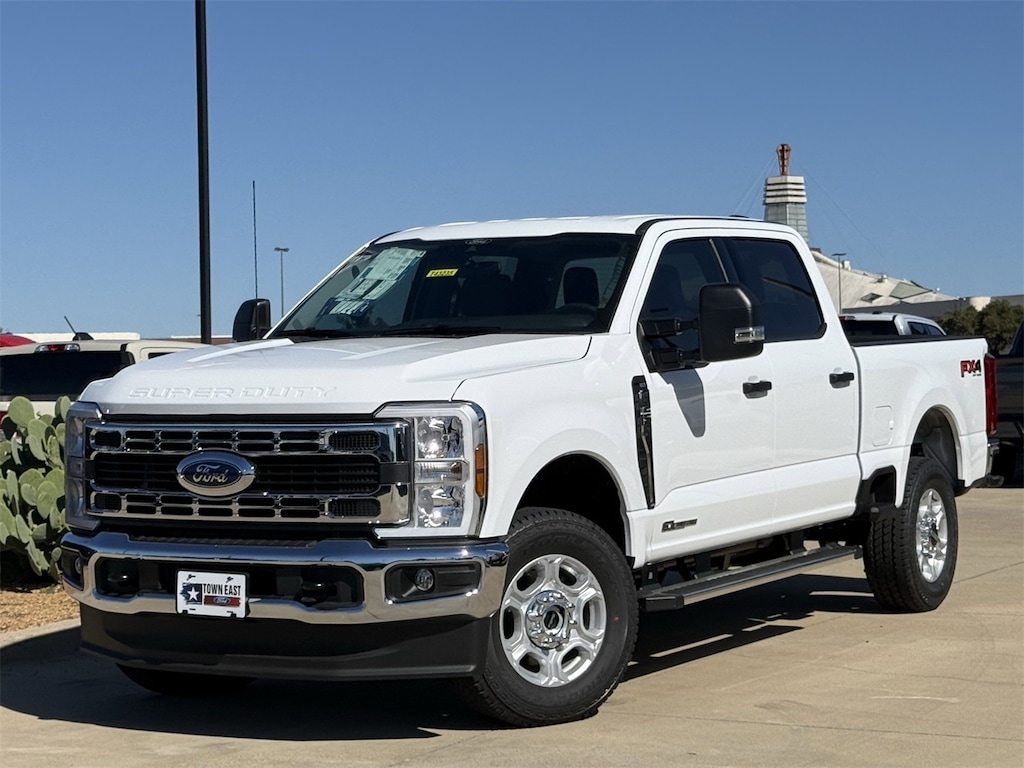 New 2026 Ford F-250 XLT Truck Crew Cab
