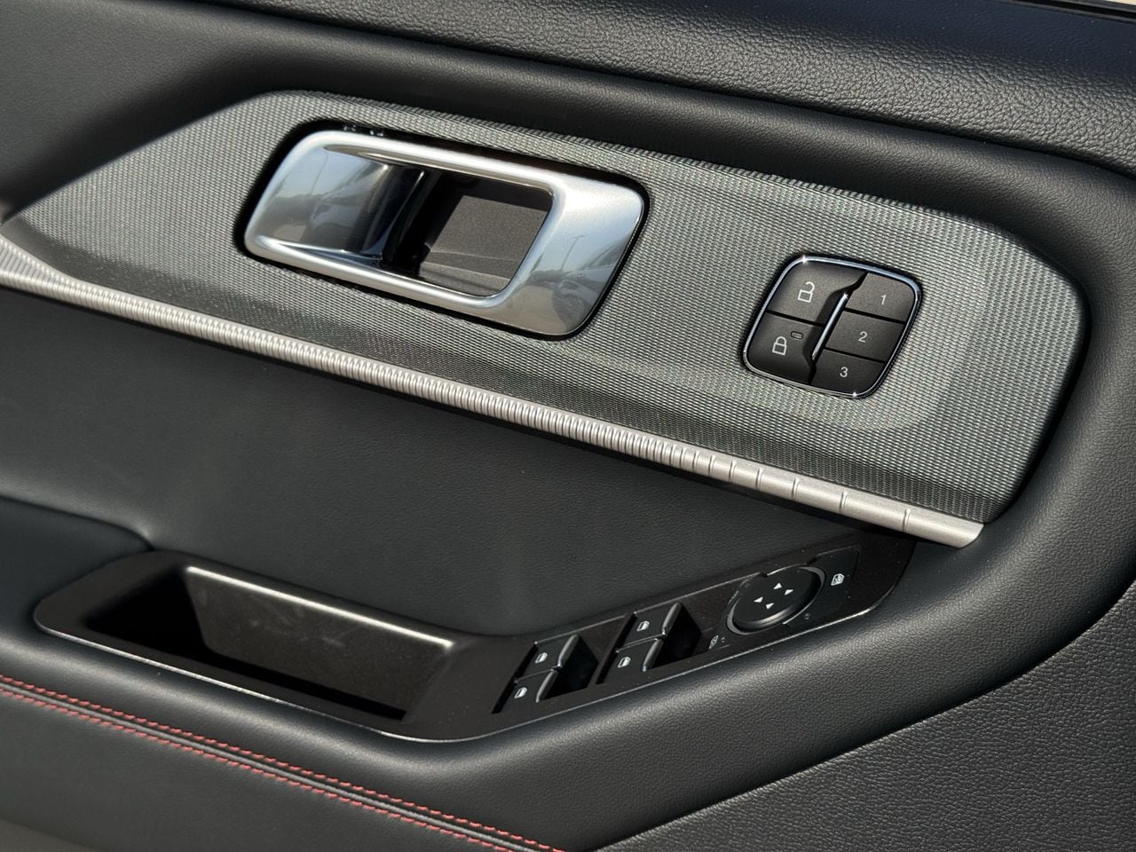 2026 Ford Explorer ST-Line - Photo 20