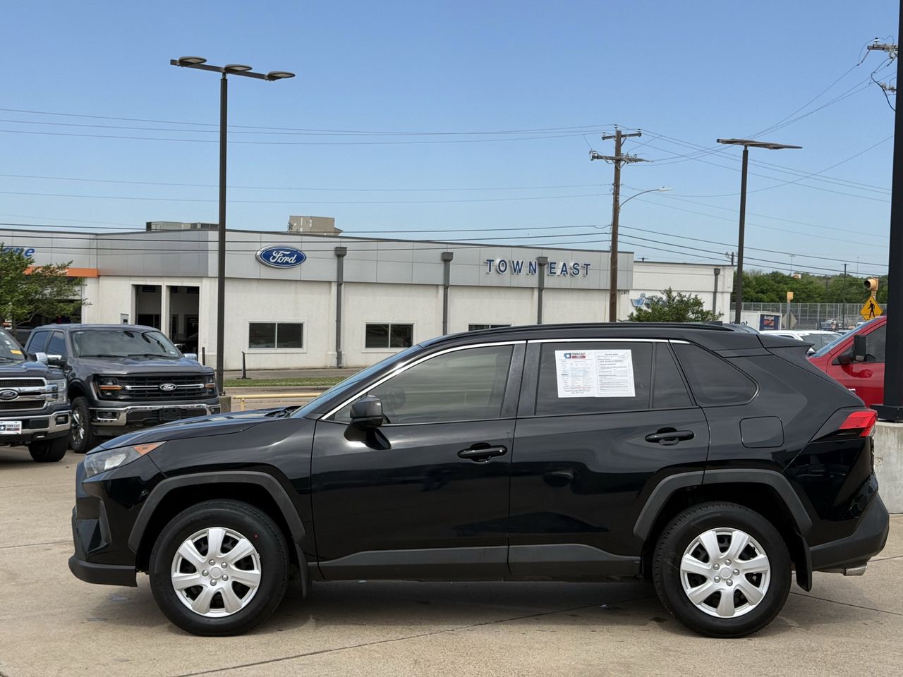 View vehicle photo 3