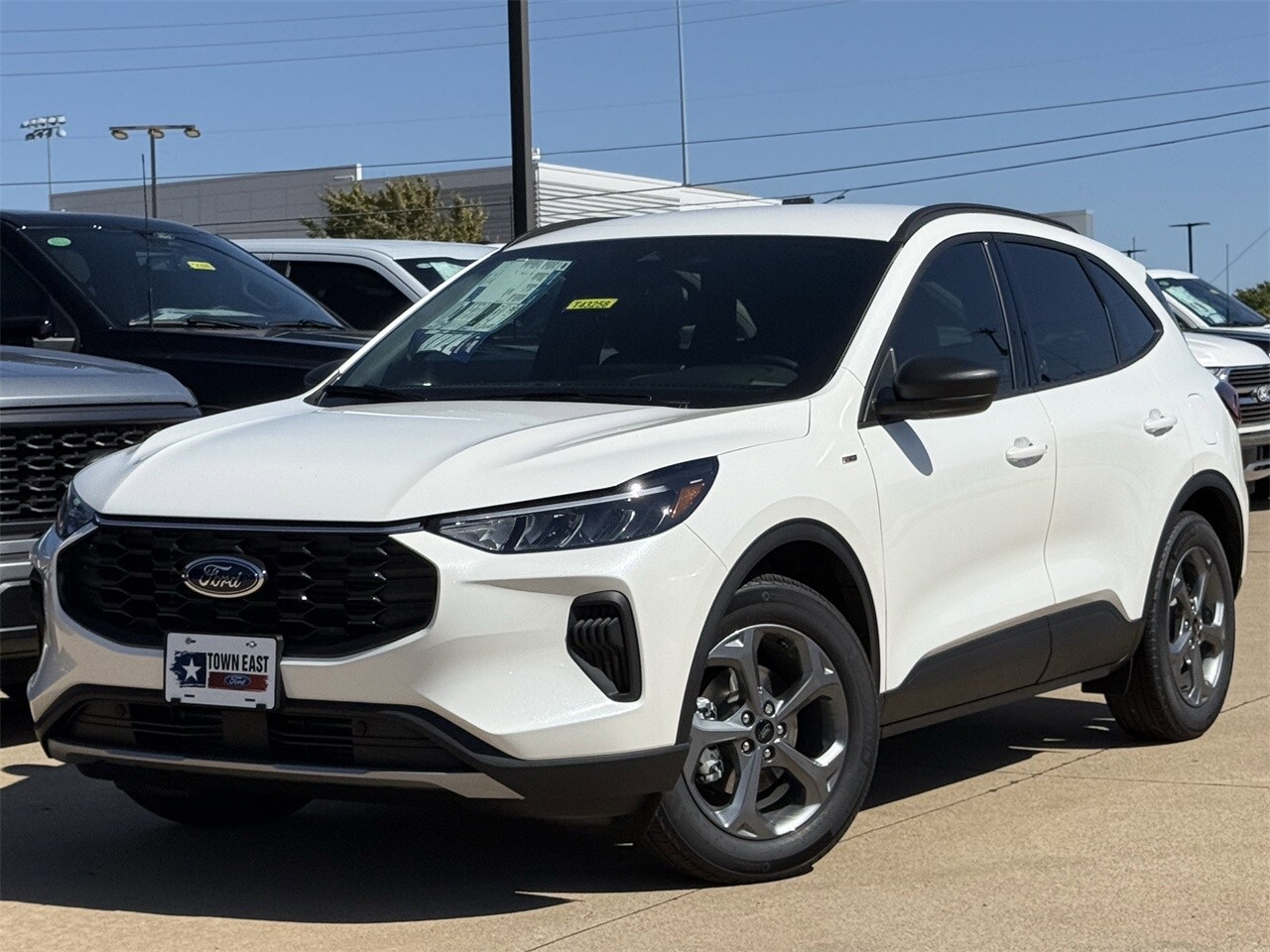 2026 Ford Escape ST-Line photo 2