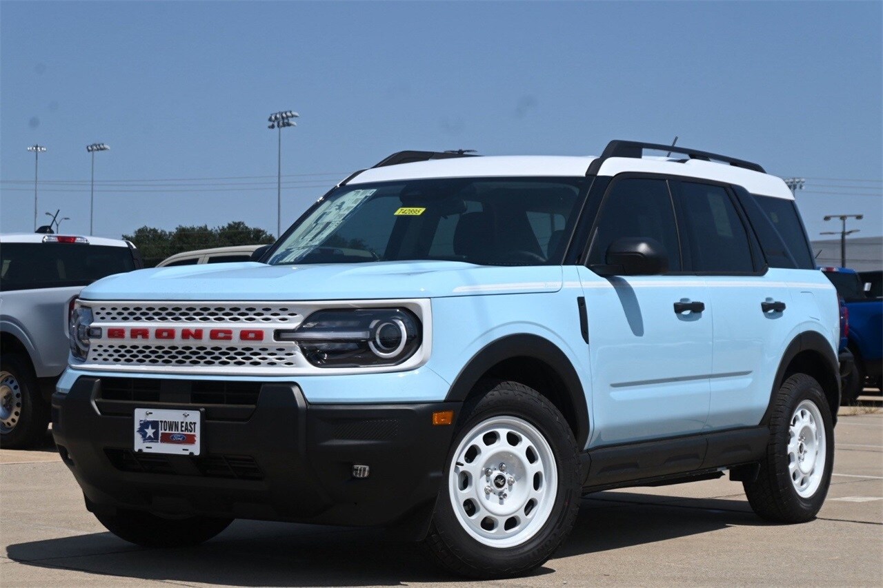 2025 Ford Bronco Sport Heritage photo 2