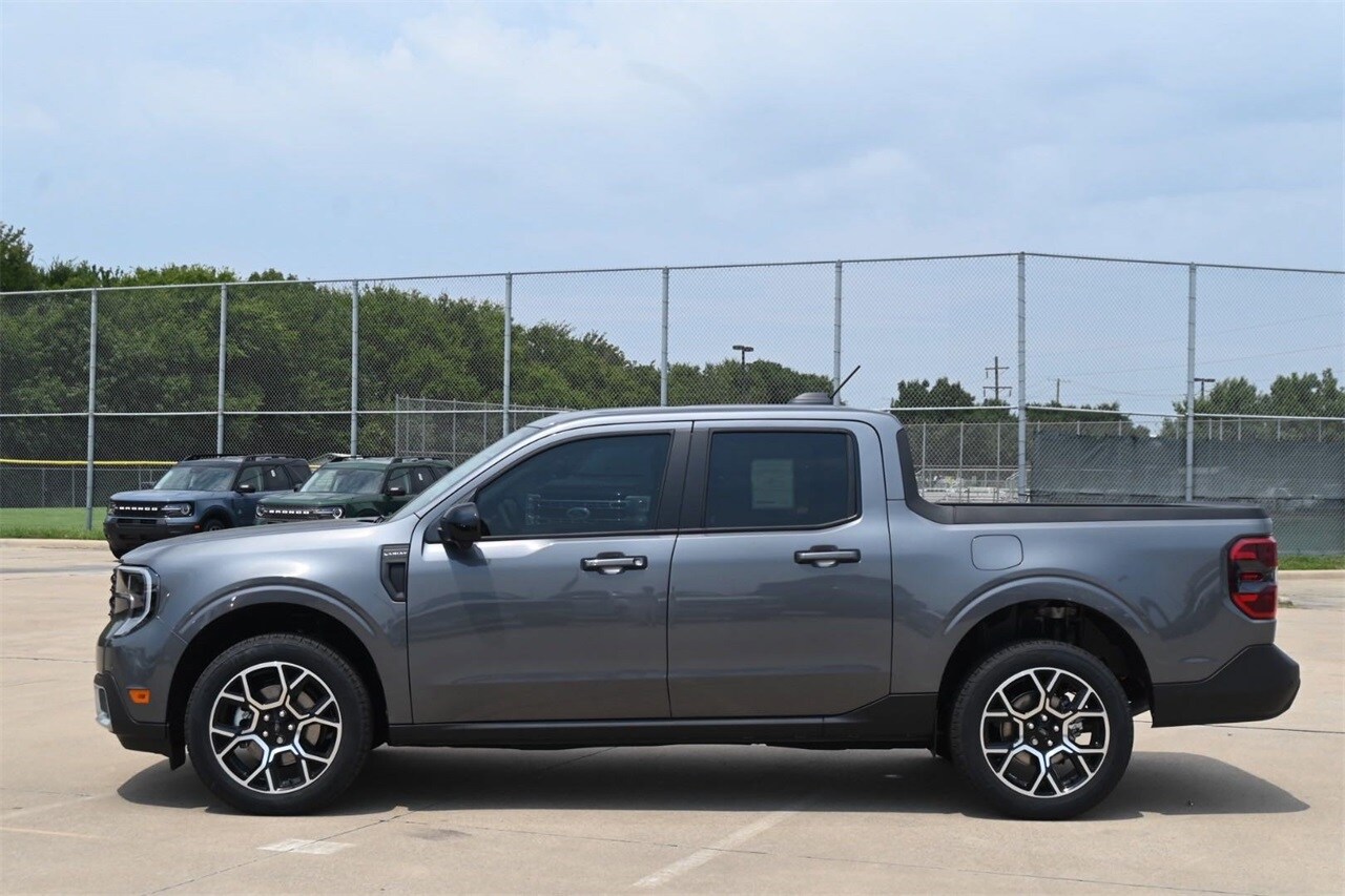 2025 Ford Maverick Lariat photo 2