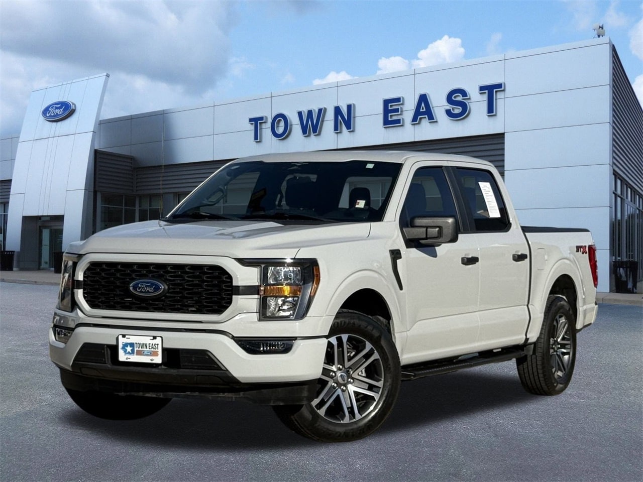 2023 Ford F-150 XL's photo