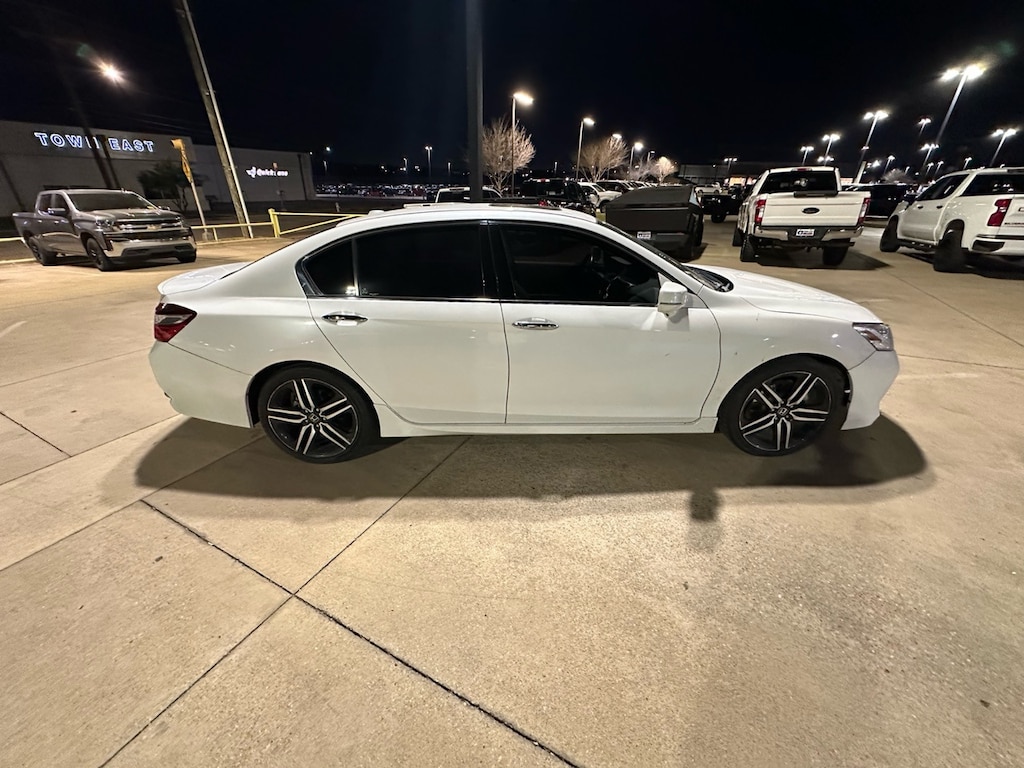 Used 2017 Honda Accord Touring Sedan