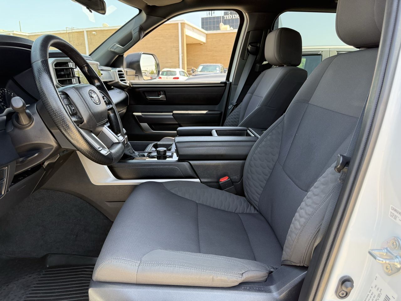 2025 Toyota Tundra SR5 - Photo 24
