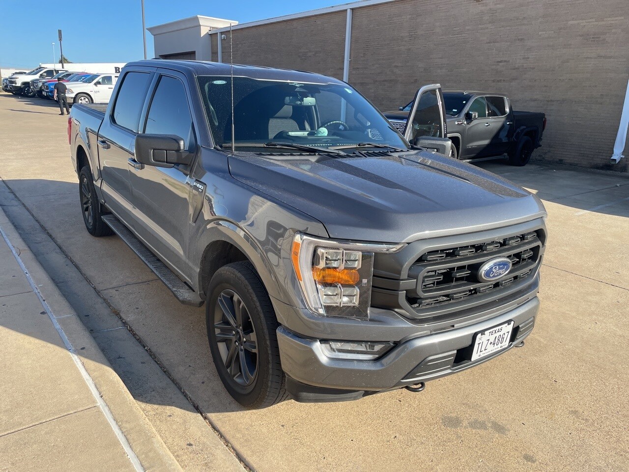 2023 Ford F-150 XLT photo 4