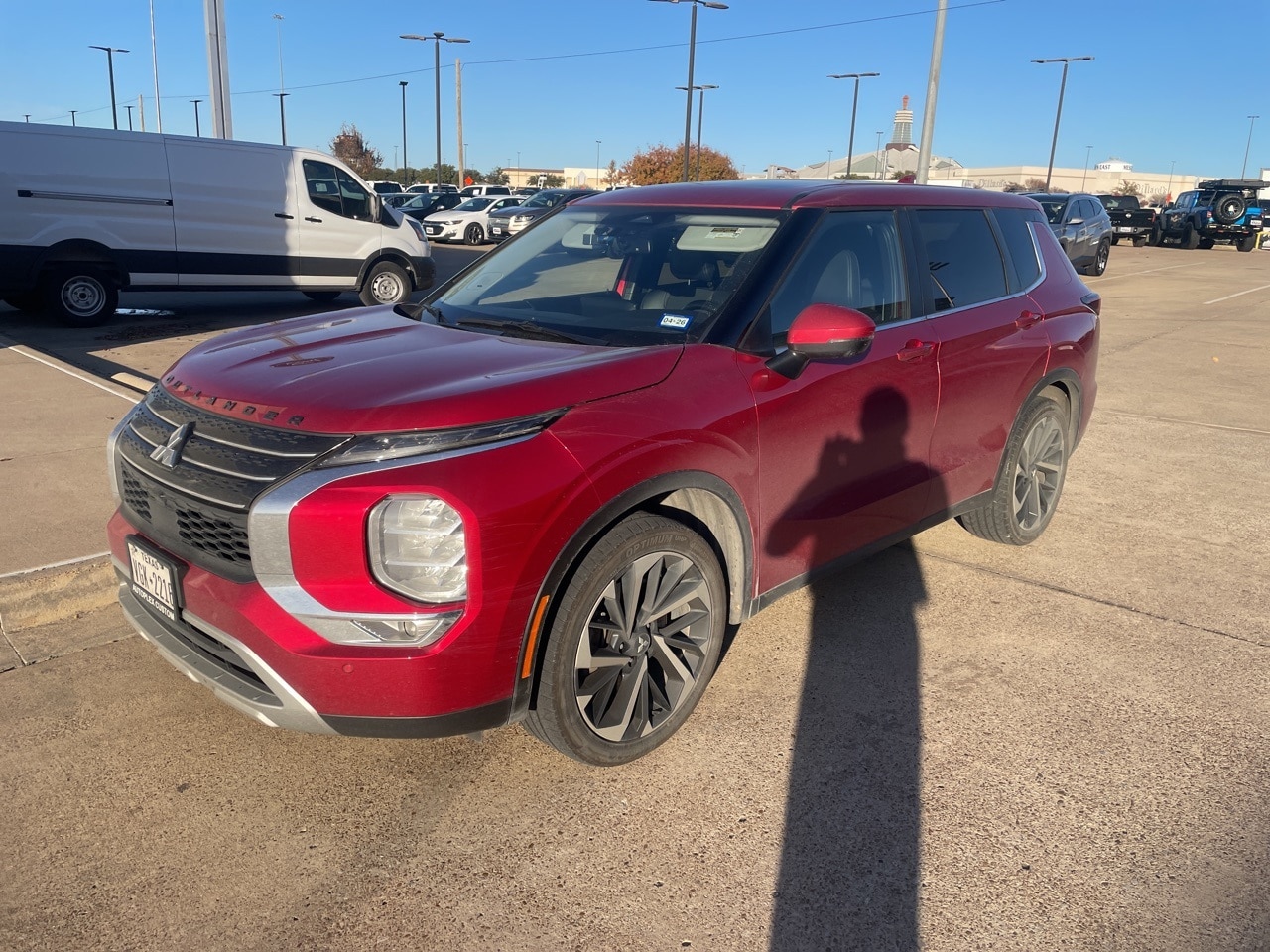 2024 Mitsubishi Outlander SE's photo