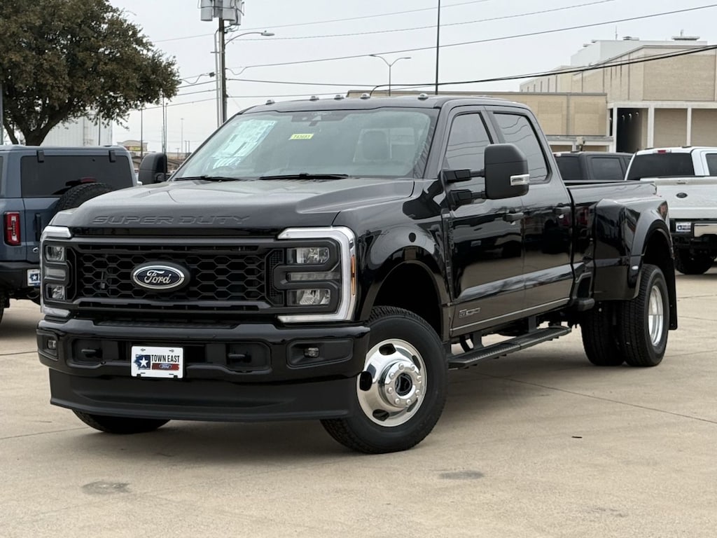 New 2026 Ford F-350 XL Truck Crew Cab