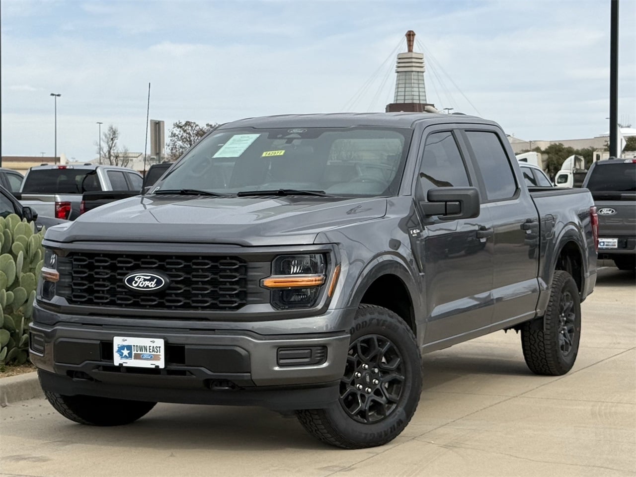 2025 Ford F-150 STX's photo