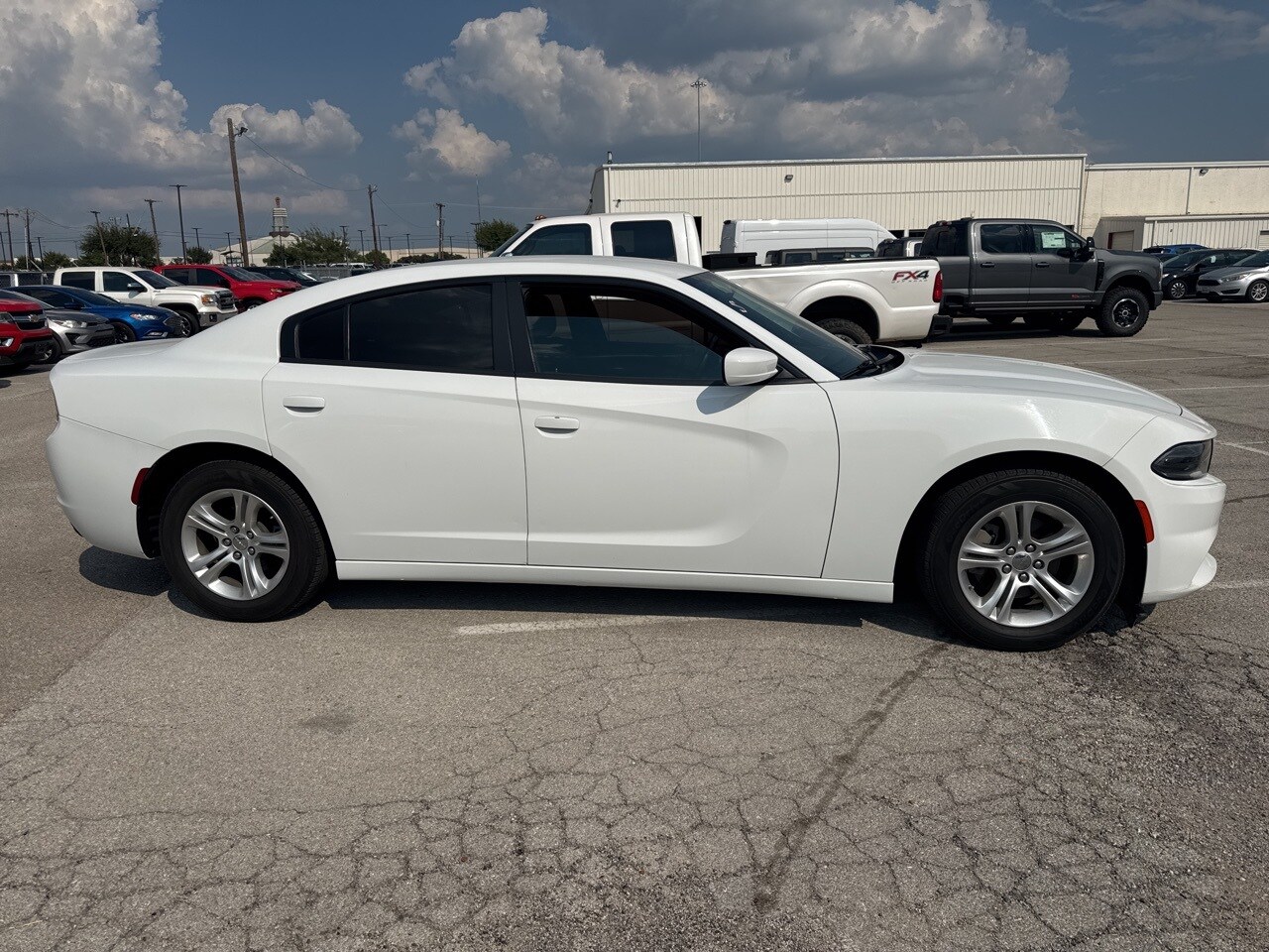 2022 Dodge Charger SXT photo 4