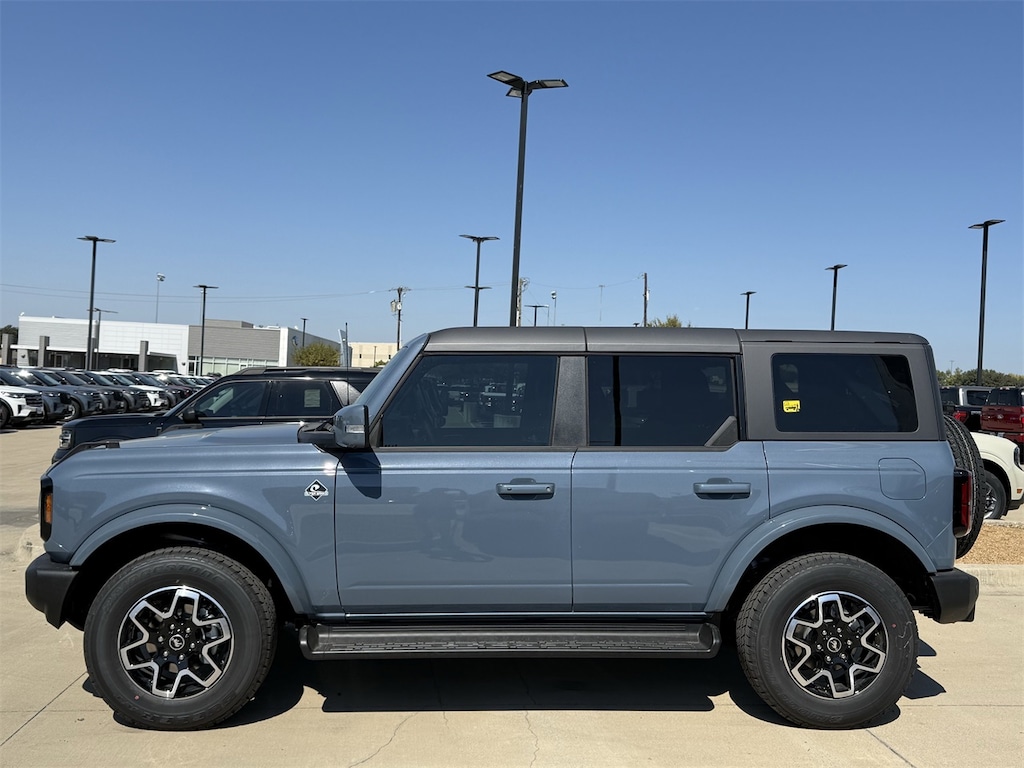 New 2025 Ford Bronco Outer Banks SUV