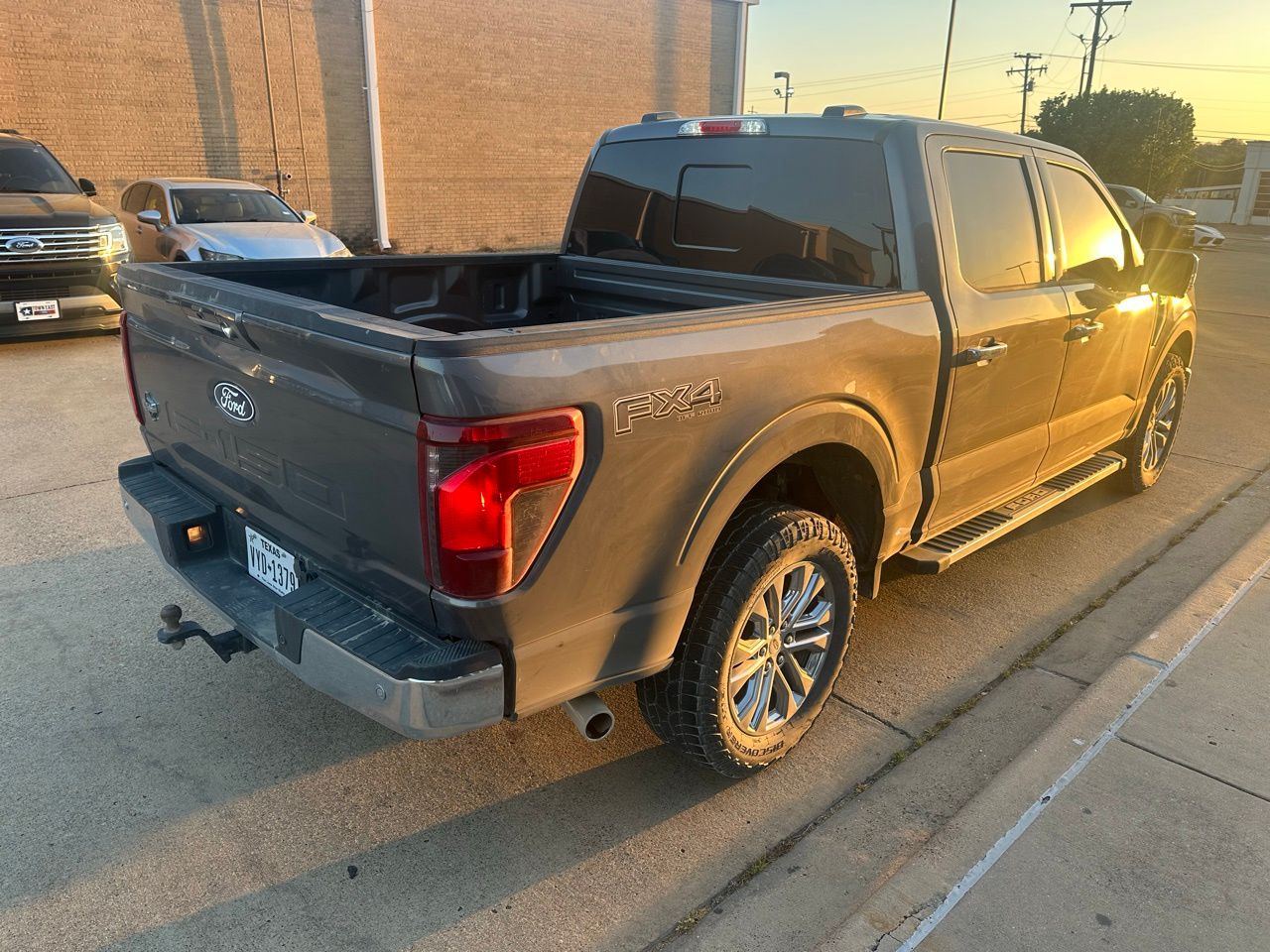 View vehicle photo 7