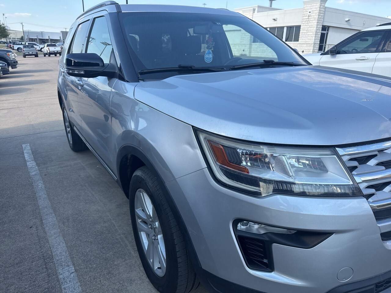 2018 Ford Explorer XLT photo 3