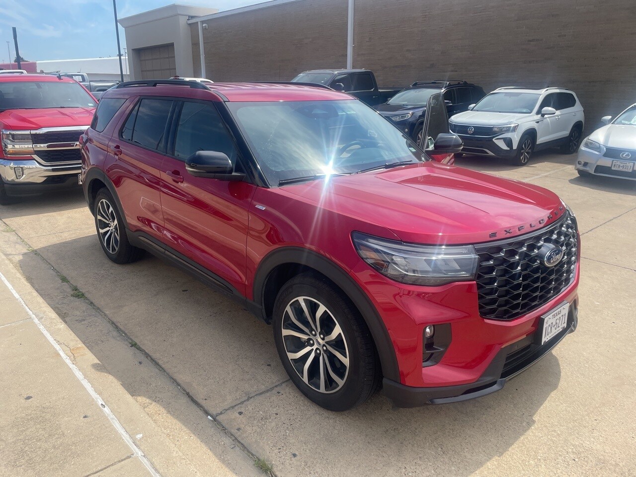 2025 Ford Explorer ST-Line photo 4