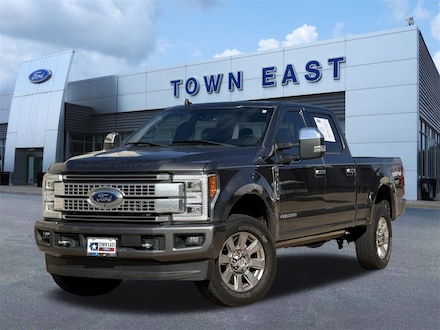 2019 Ford F-250SD Platinum Truck