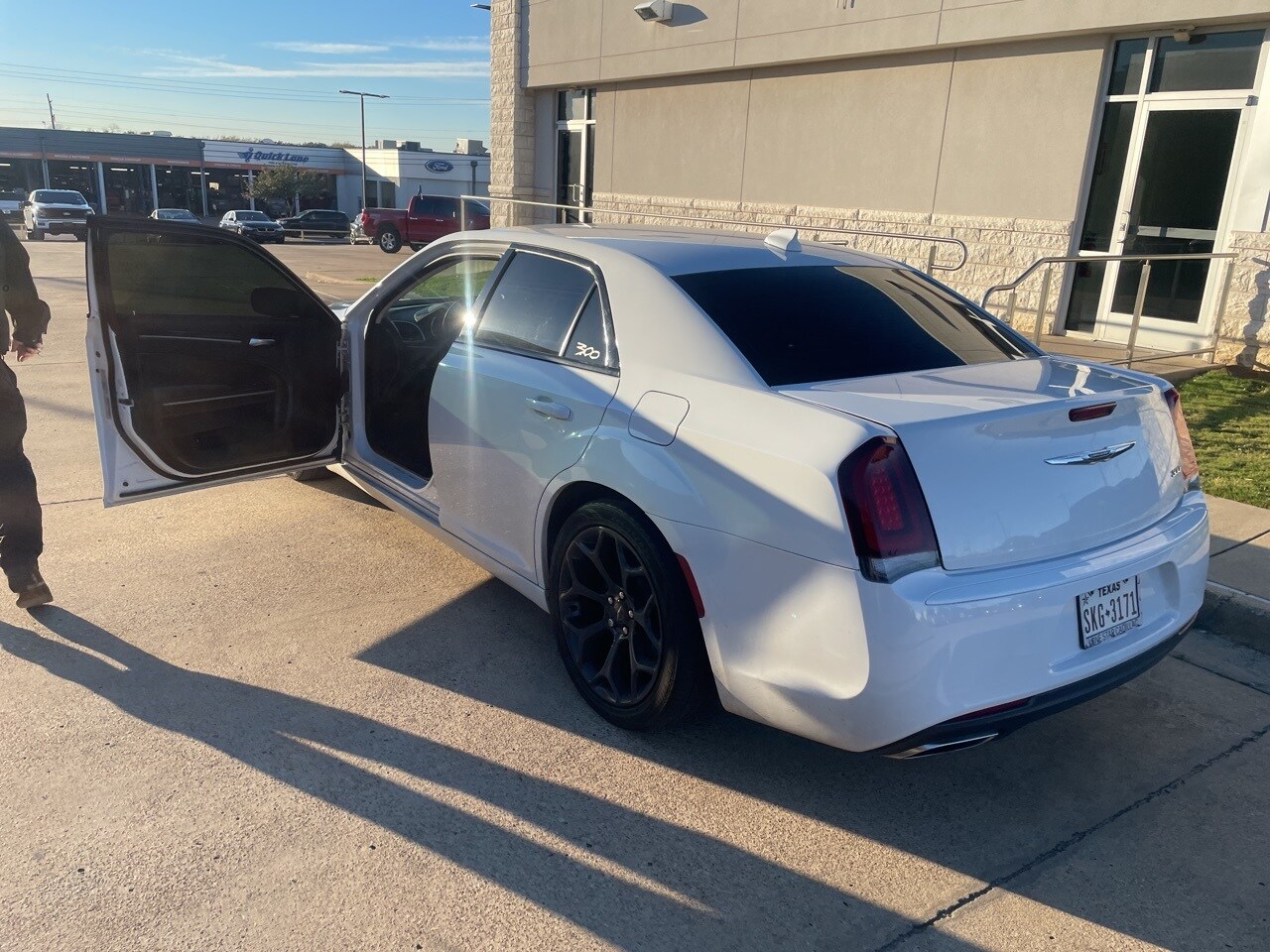 2019 Chrysler 300 Touring photo 2