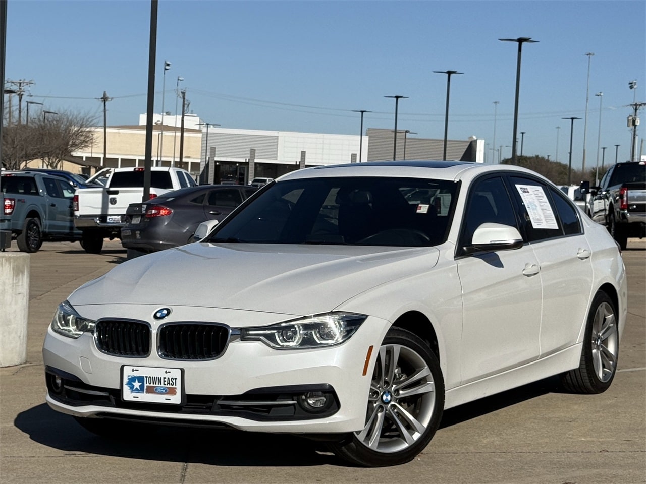 2018 BMW 3 Series 330i's photo