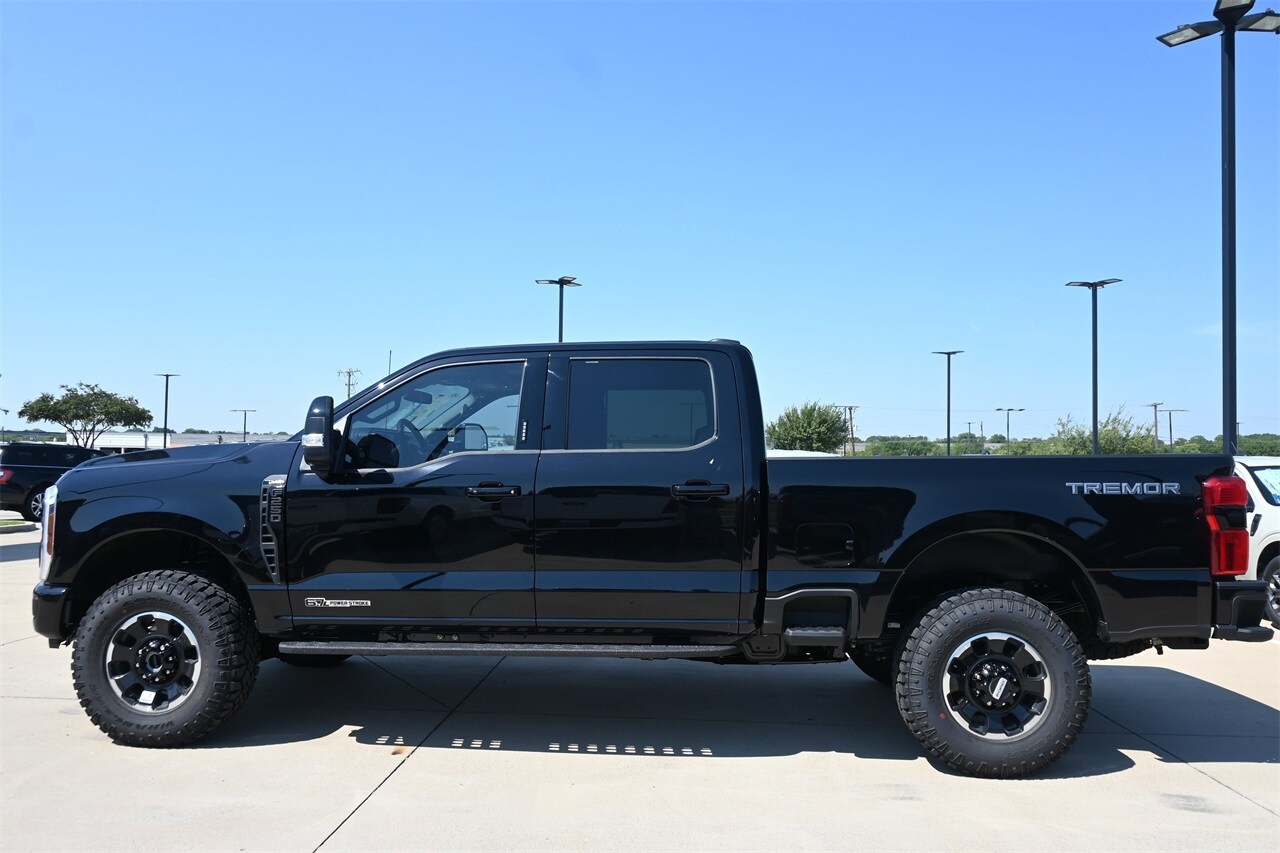 2026 Ford F-250 Lariat photo 3