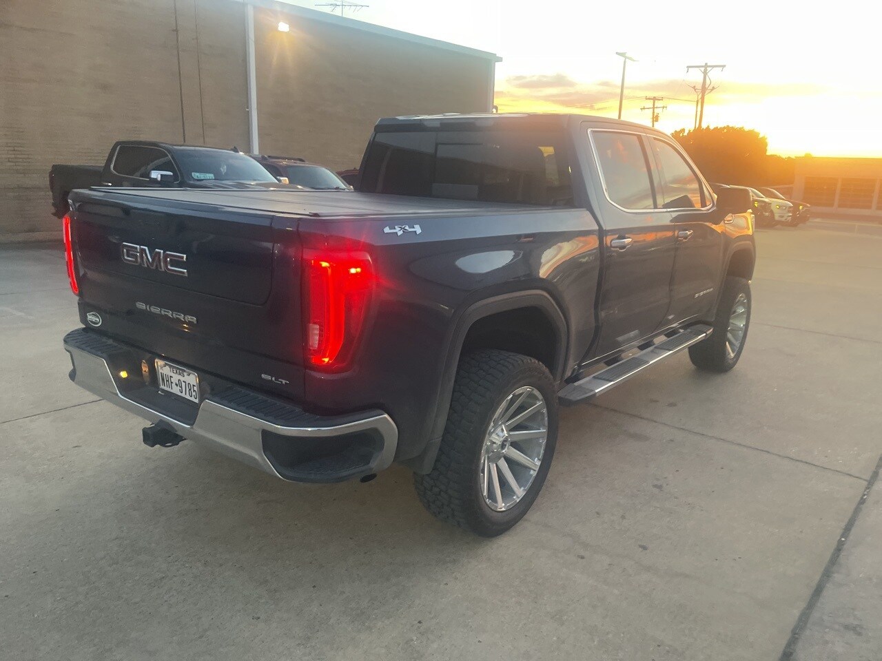 2020 Gmc Sierra 1500 SLT photo 2