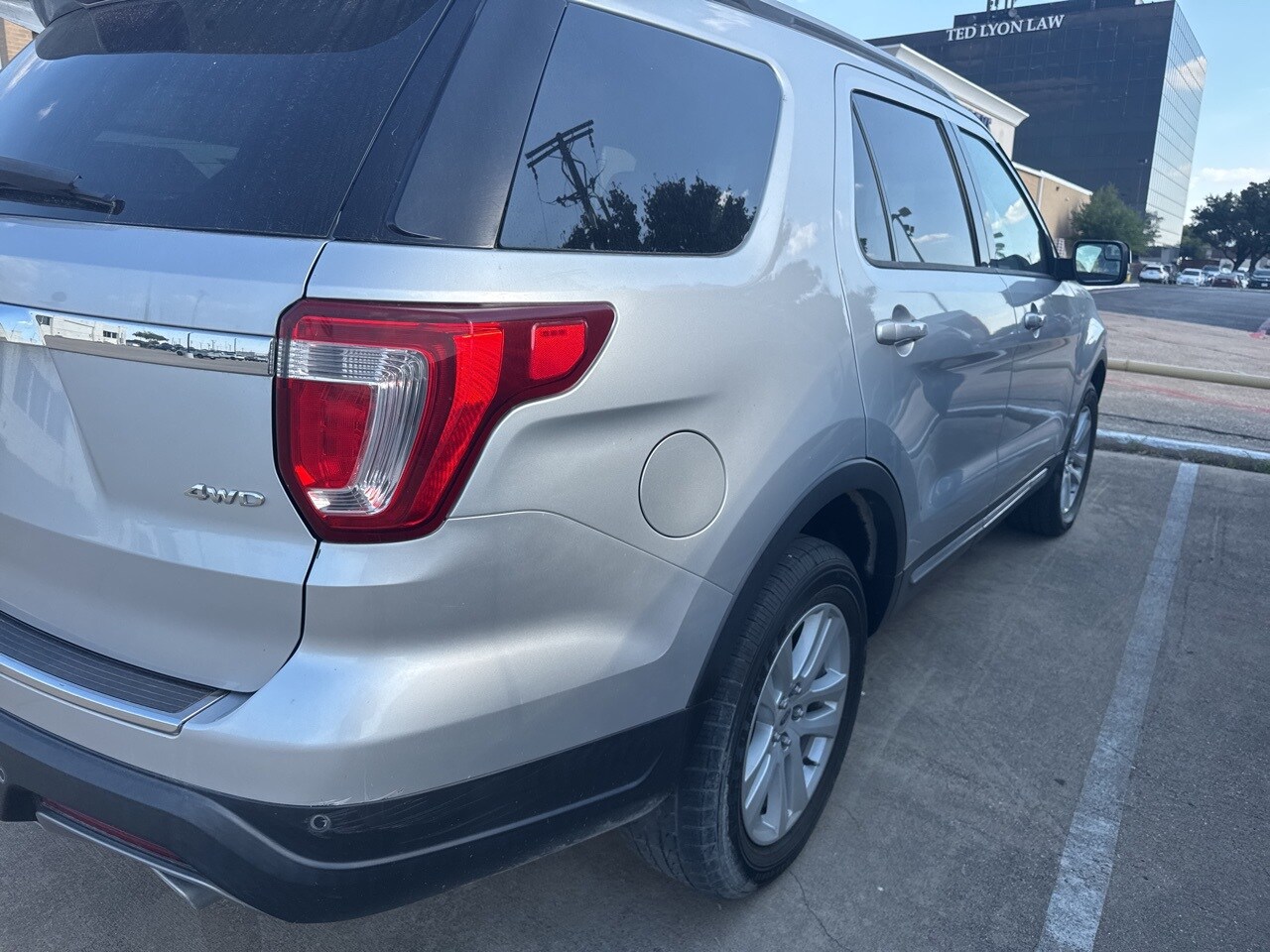 2018 Ford Explorer XLT photo 4