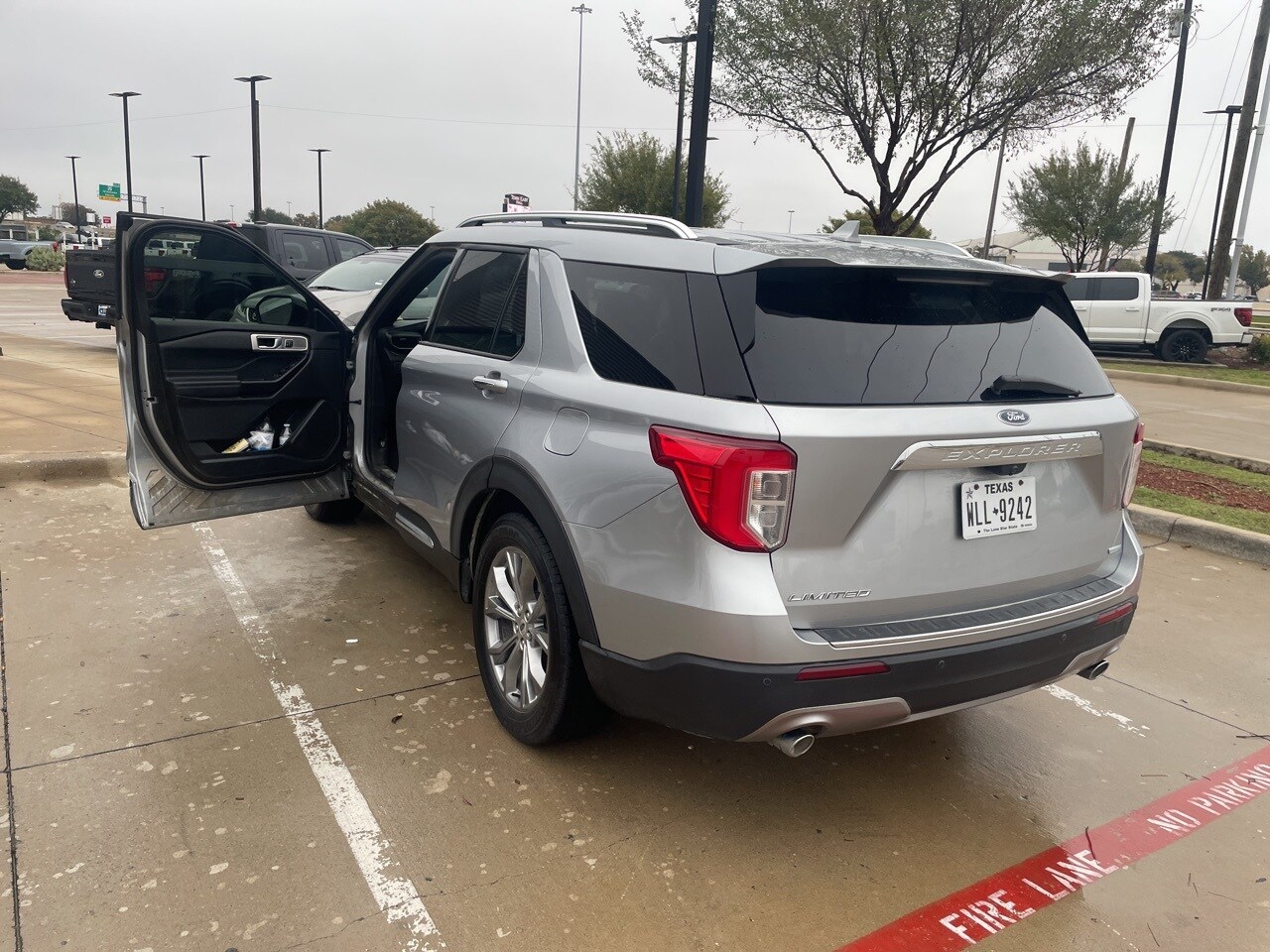 2020 Ford Explorer Limited photo 2