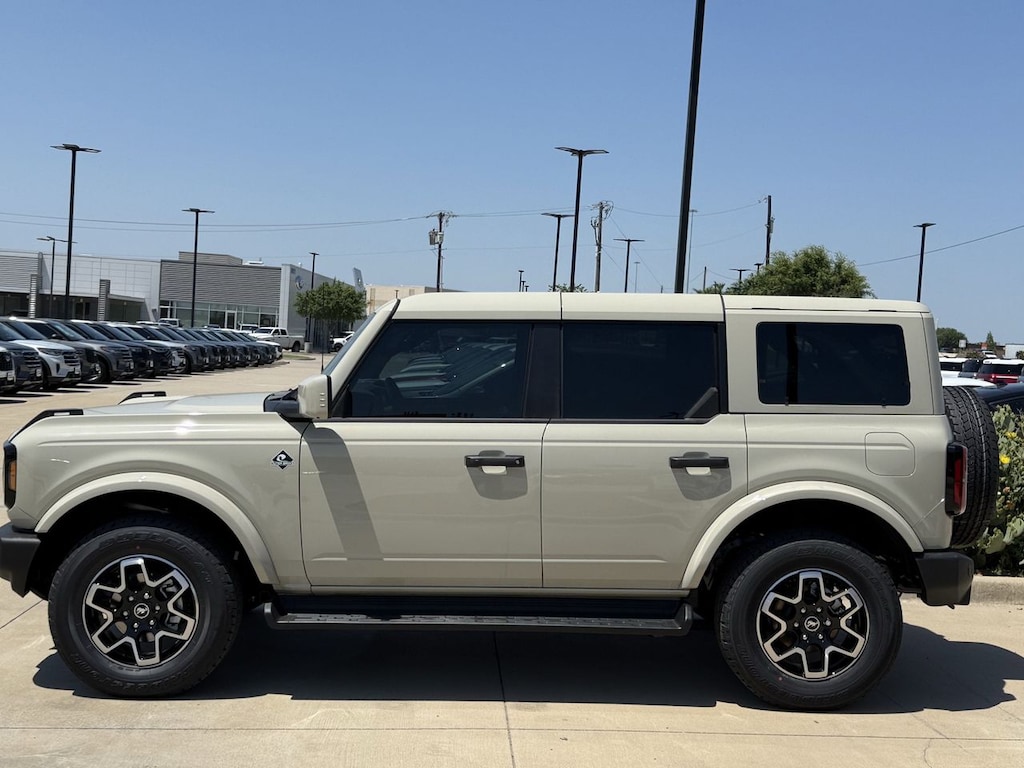 New 2026 Ford Bronco Outer Banks SUV