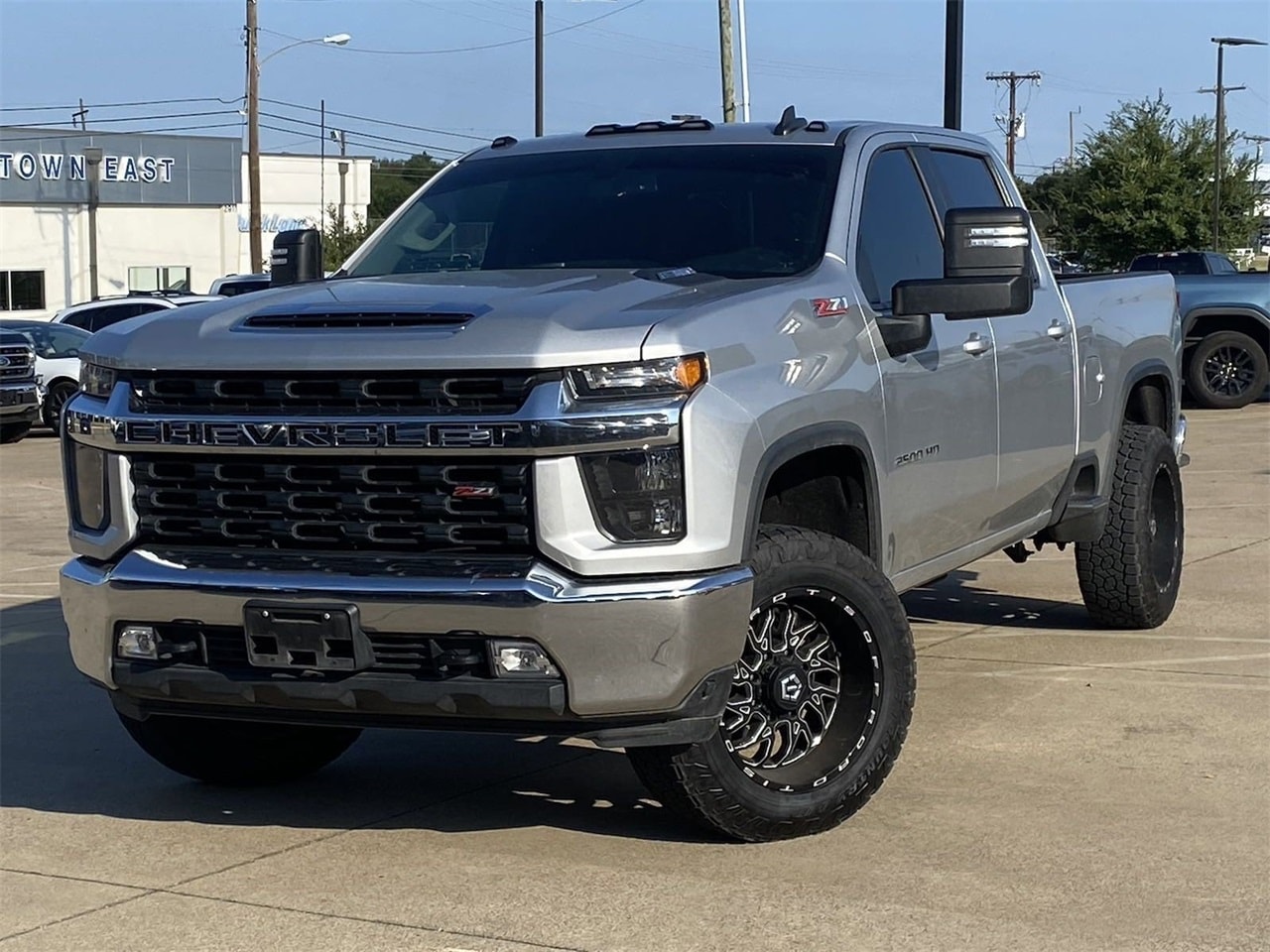 Used 2023 Chevrolet Silverado 2500HD LT with VIN 2GC4YNEY1P1721139 for sale in Mesquite, TX