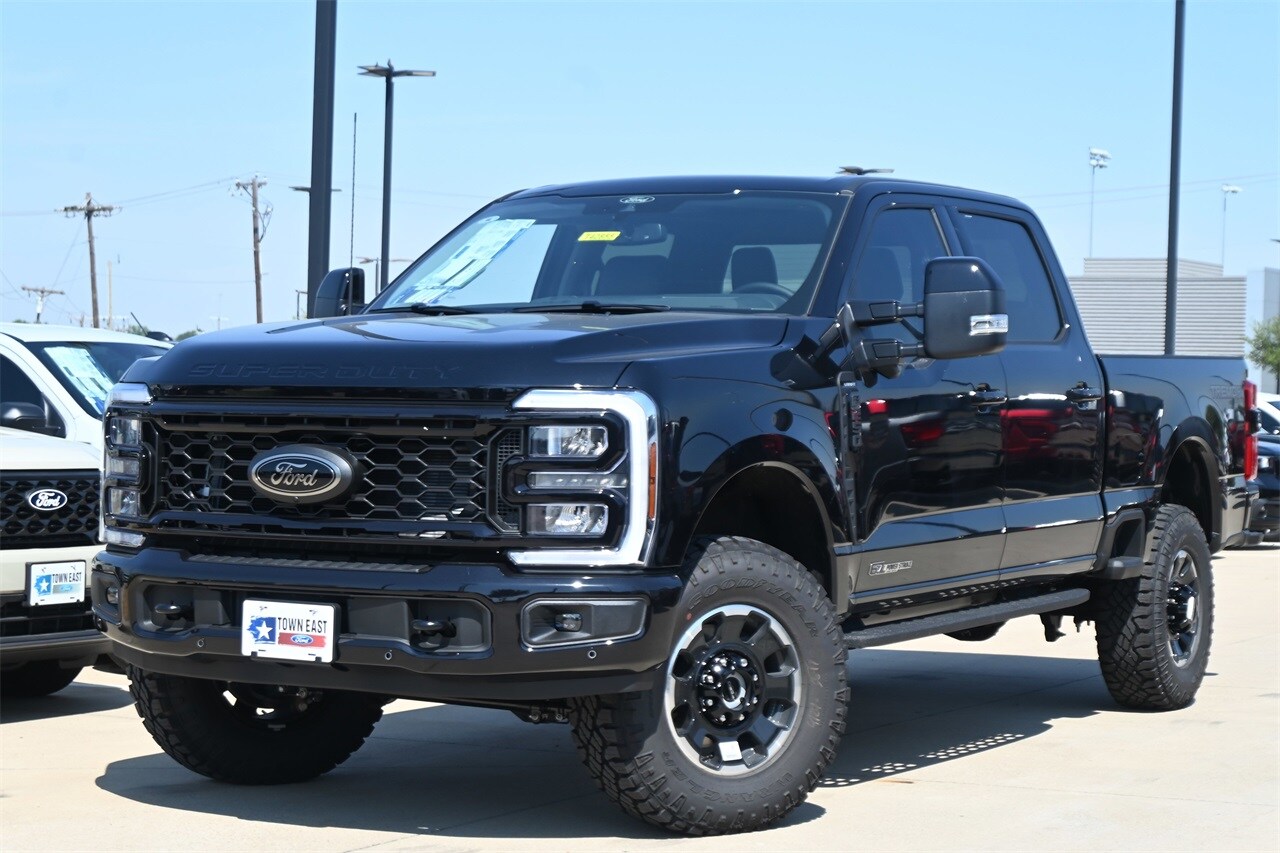 2026 Ford F-250 Lariat photo 2