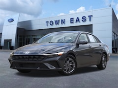 2024 Hyundai Elantra SEL Sedan