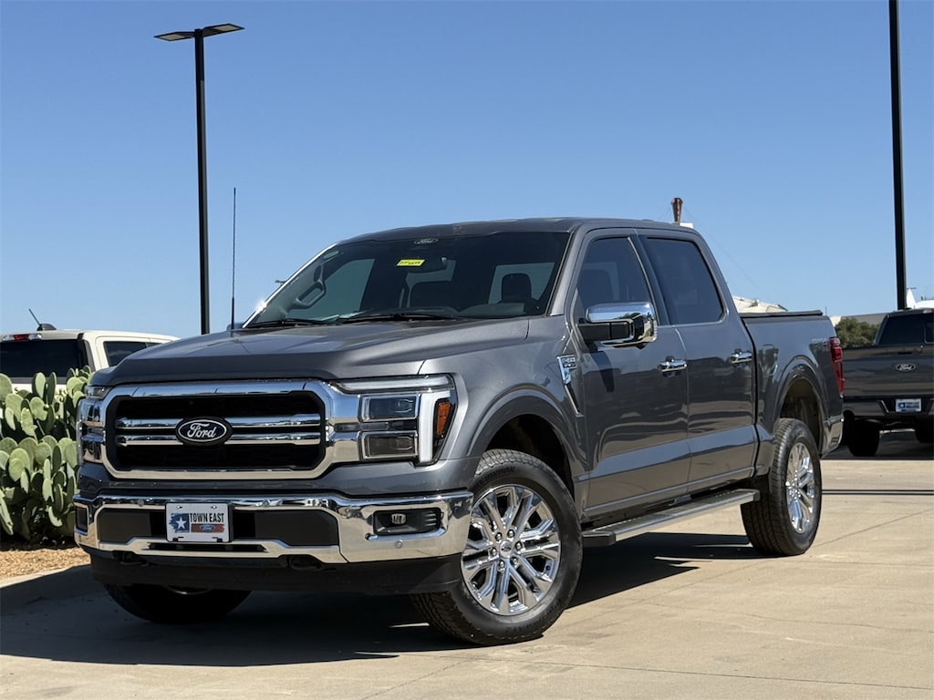 New 2025 Ford F-150 Lariat Truck SuperCrew Cab