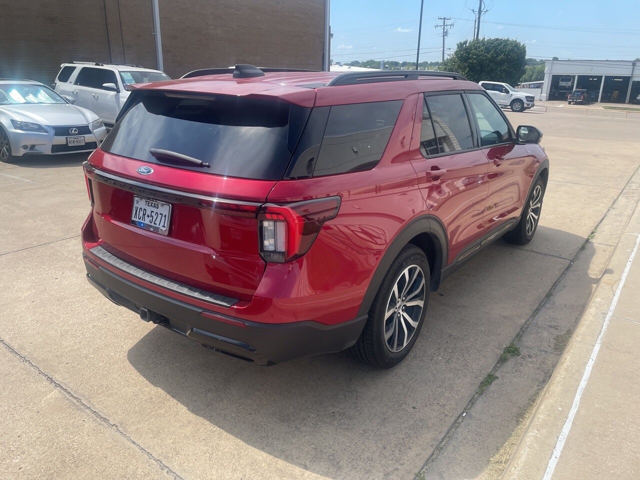 2025 Ford Explorer ST-Line photo 3