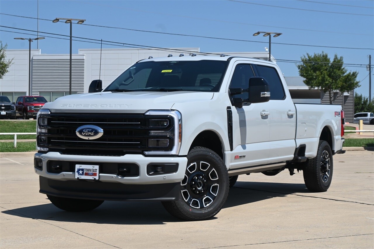 2026 Ford F-350 Platinum photo 2