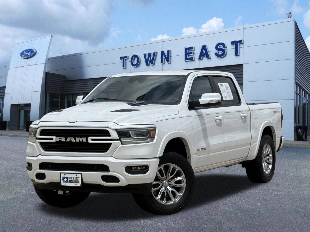 2021 RAM 1500 Laramie Crew Cab 5'7's photo