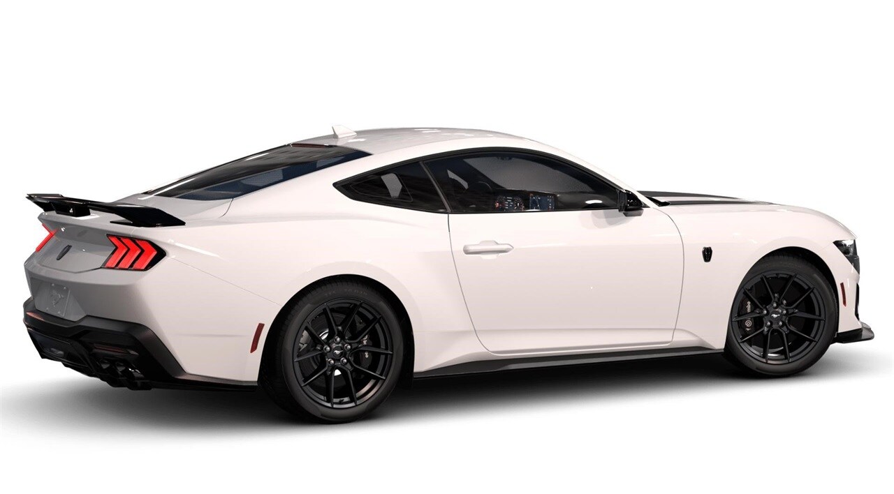 2025 Ford Mustang Dark Horse Deluxe photo 3