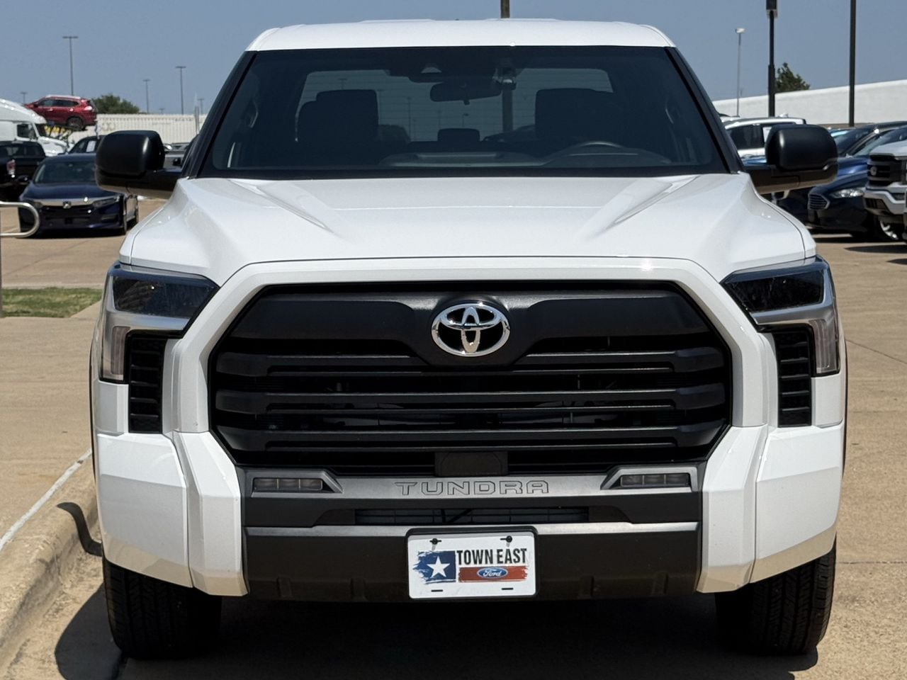 2025 Toyota Tundra SR5 - Photo 7