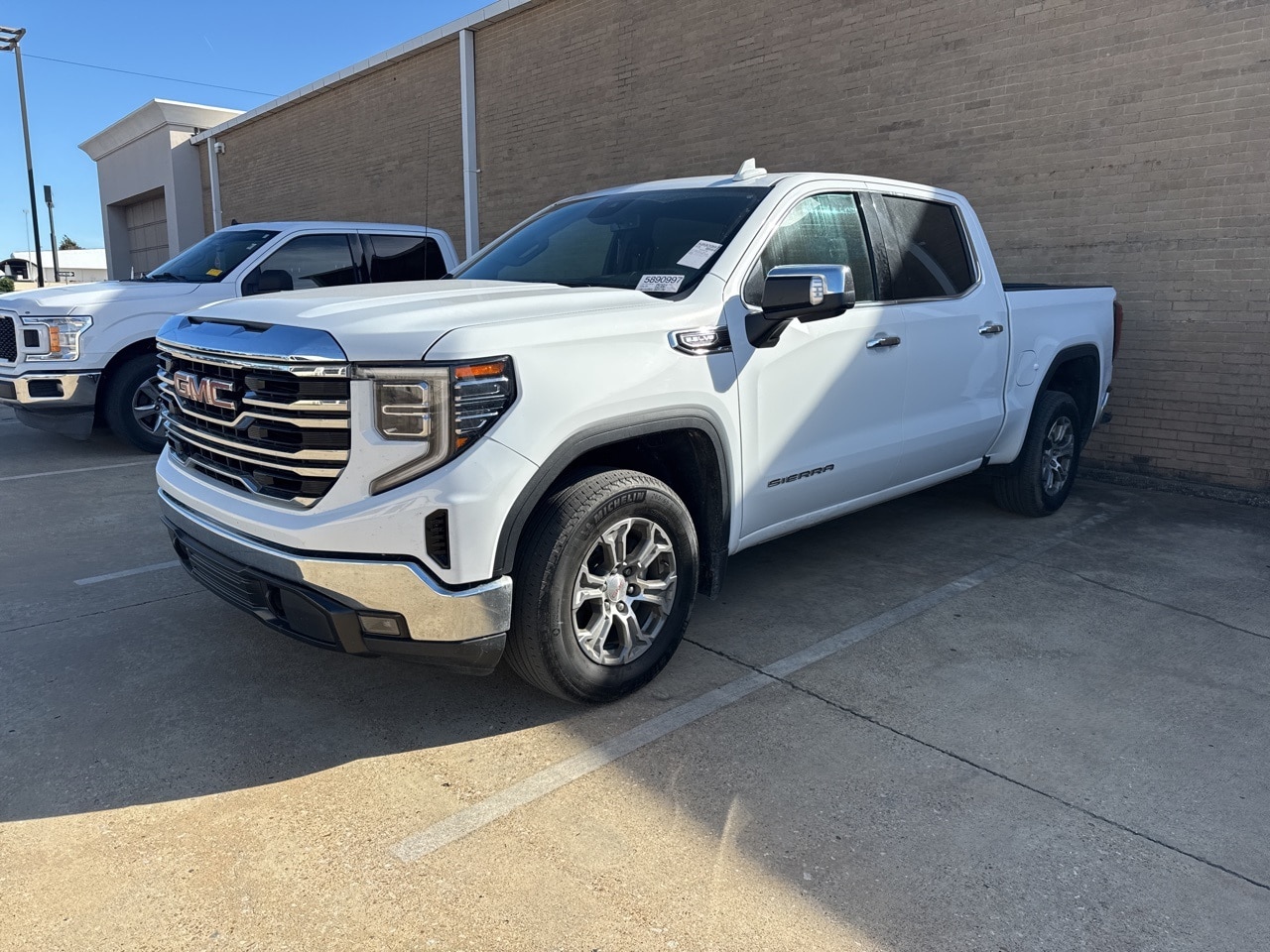 2024 GMC Sierra 1500 SLT's photo