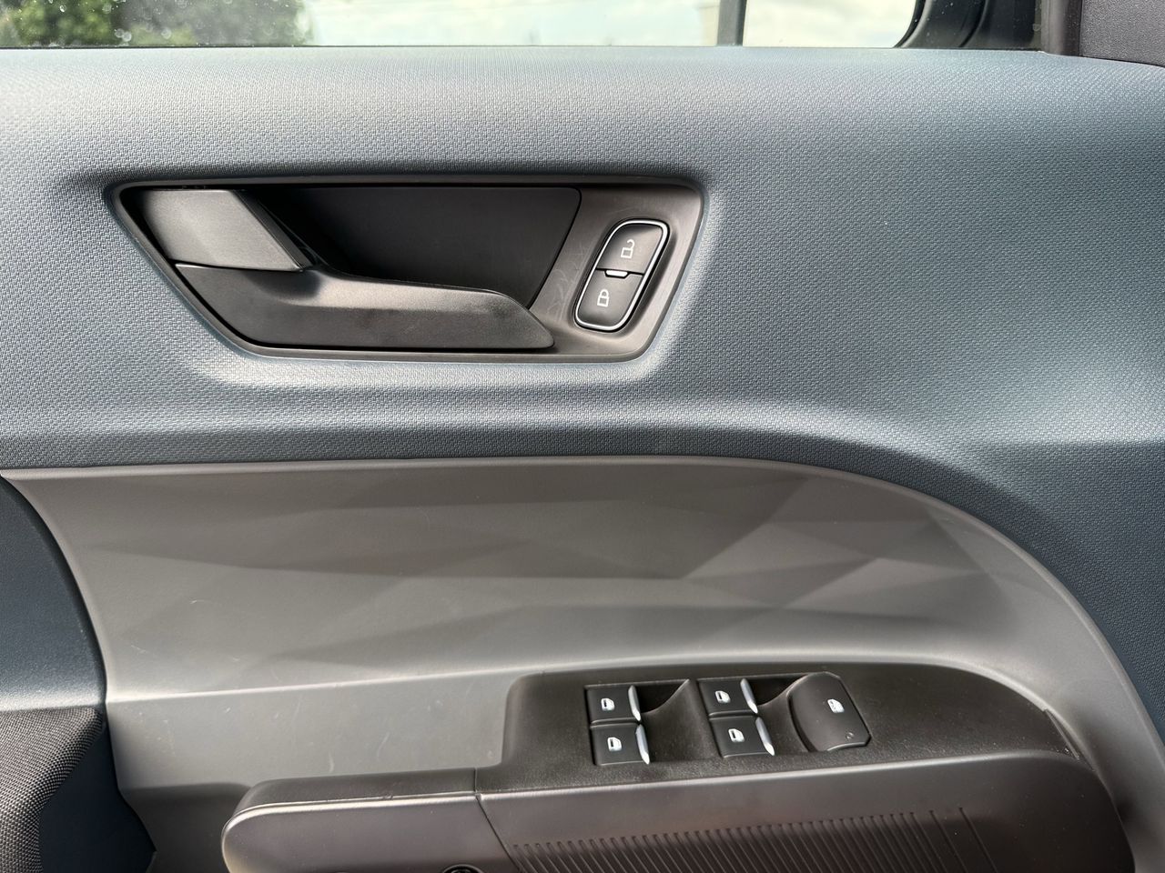 2025 Ford Maverick XL - Photo 22