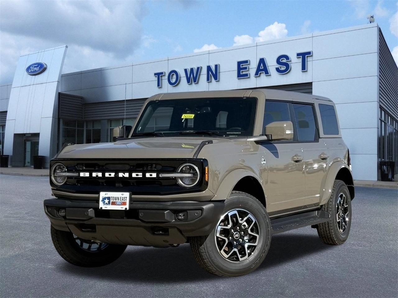 2025 Ford Bronco 4-Door Outer Banks's photo