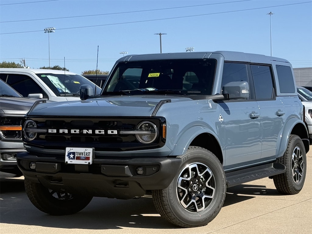 New 2025 Ford Bronco Outer Banks SUV