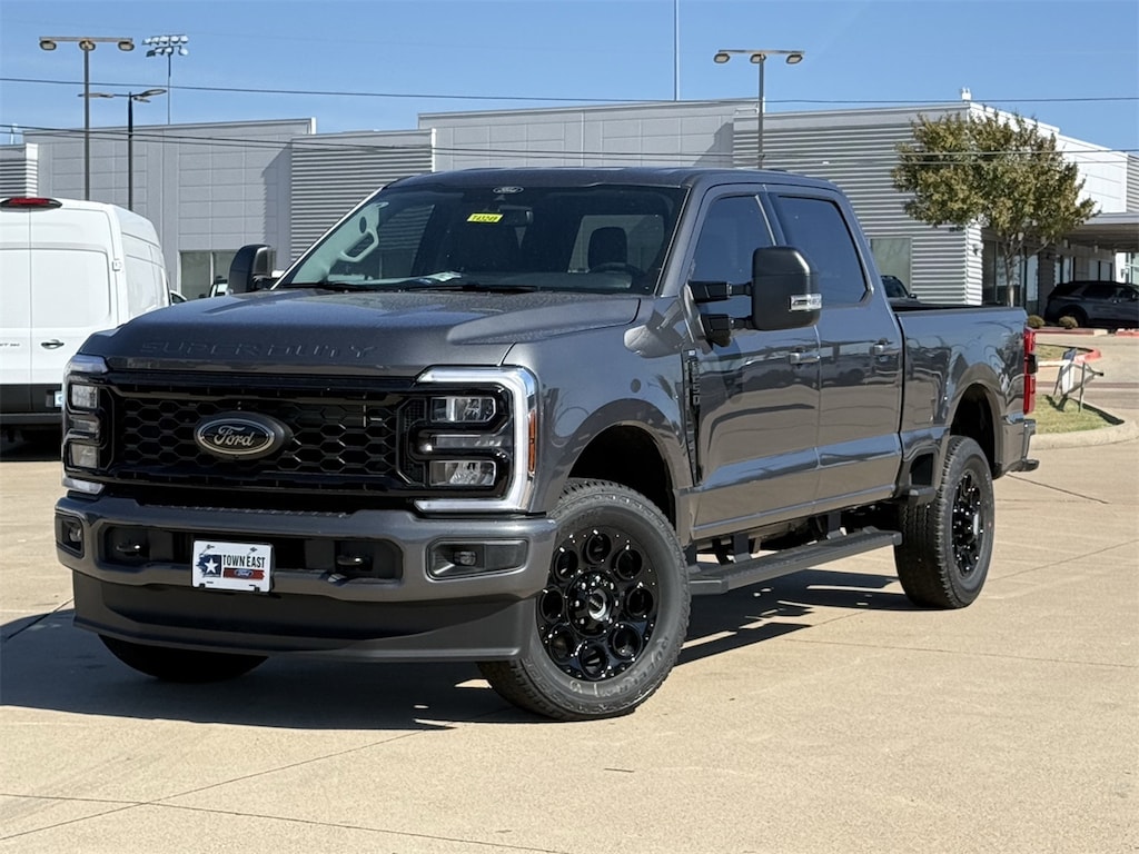 New 2026 Ford F-250 XLT Truck Crew Cab