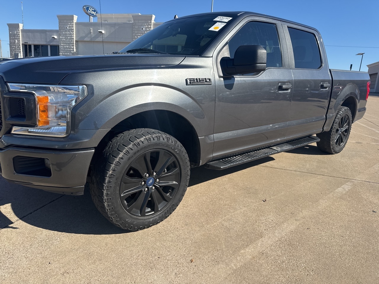 2020 Ford F-150 XL's photo