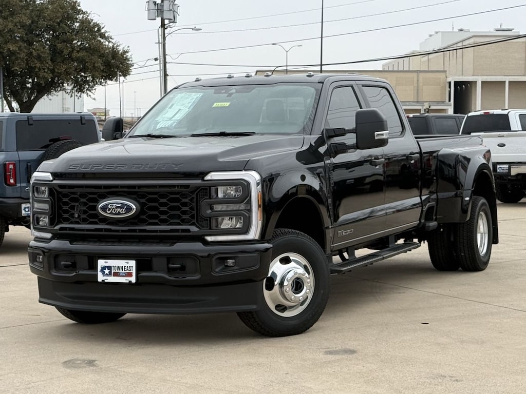 New 2026 Ford F-350 XL Truck Crew Cab