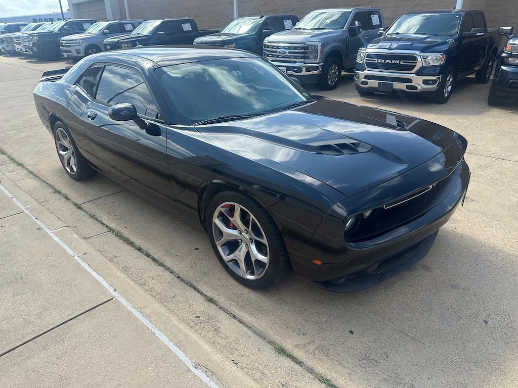 Used 2016 Dodge Challenger SXT Coupe
