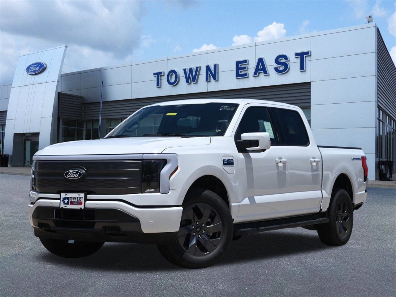 2025 Ford F-150 Lightning Lariat's photo